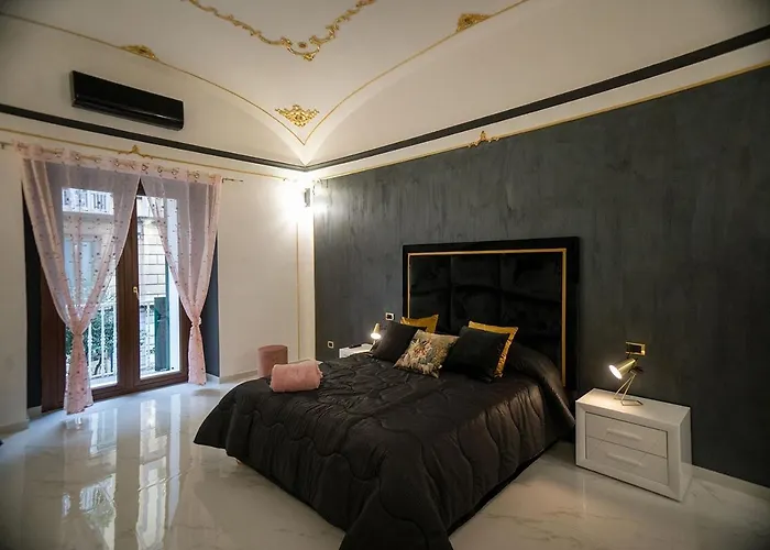 Vesuvius Luxury Home